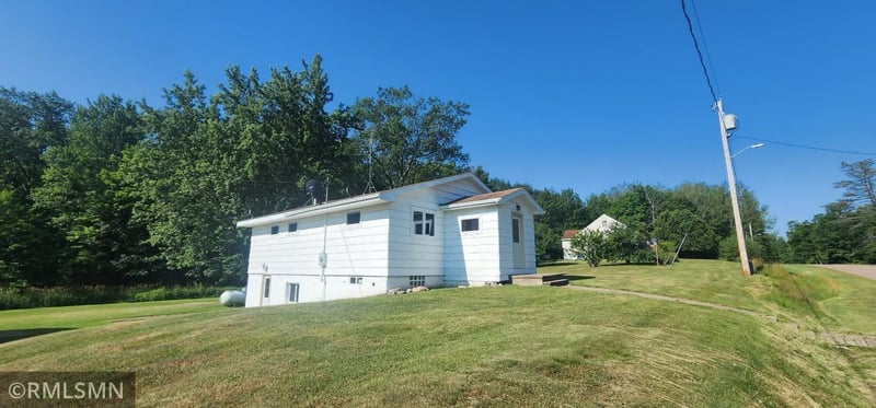 5330 Sawmill Rd, Kerrick, MN 55756