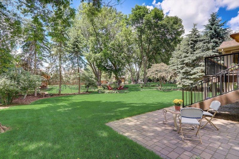6818 Boyd Ave, Eden Prairie, MN 55346