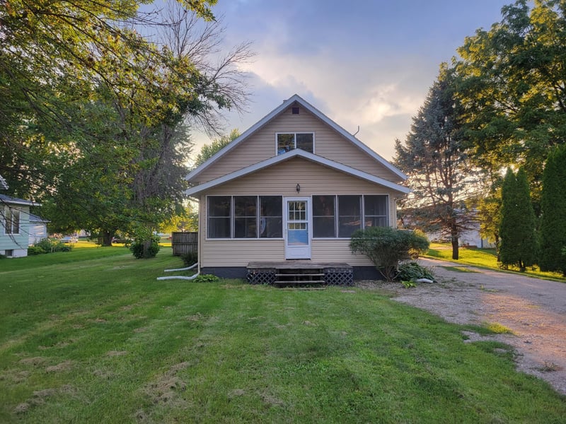 105 2nd St SE, Medford, MN 55049
