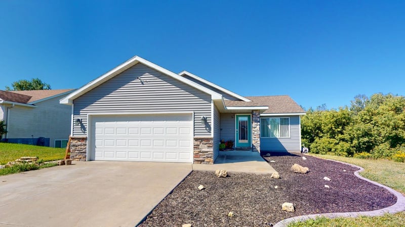 495 Nicholas Ave, Zumbro Falls, MN 55991