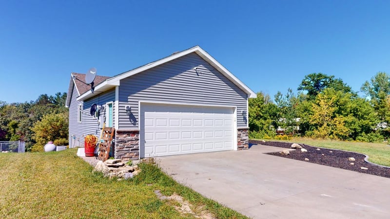 495 Nicholas Ave, Zumbro Falls, MN 55991