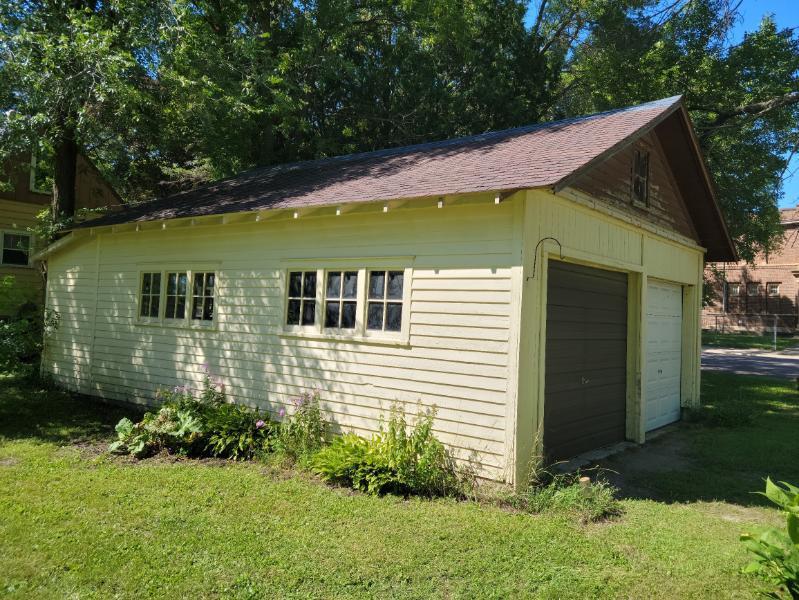 103 N 6th St, Kiester, MN 56051