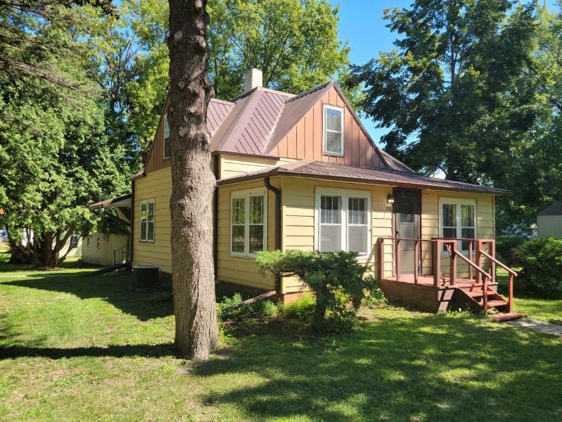 103 N 6th St, Kiester, MN 56051