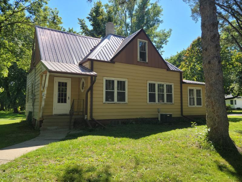 103 N 6th St, Kiester, MN 56051