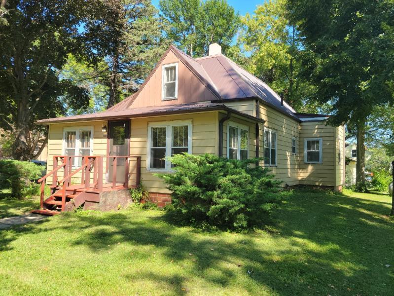 103 N 6th St, Kiester, MN 56051