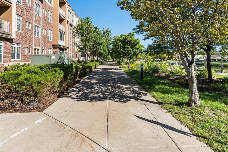 2550 38th Ave NE #411, Saint Anthony, MN 55421