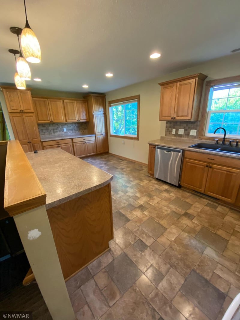 307 Sutton St, Argyle, MN 56713