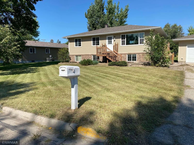 307 Sutton St, Argyle, MN 56713