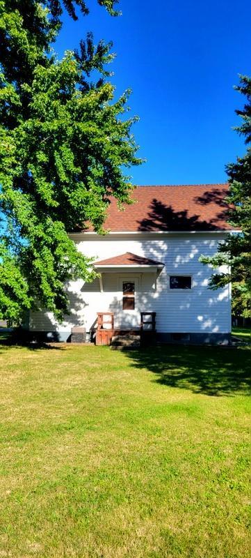 421 Logan Ave N, Browns Valley, MN 56219