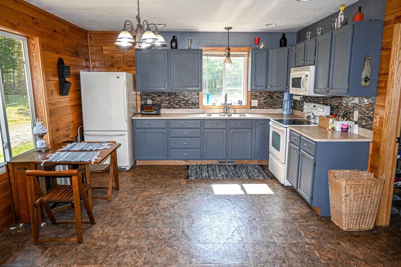 2165 County Line Rd, Holyoke, MN 55749