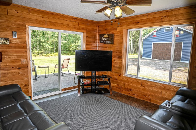 2165 County Line Rd, Holyoke, MN 55749
