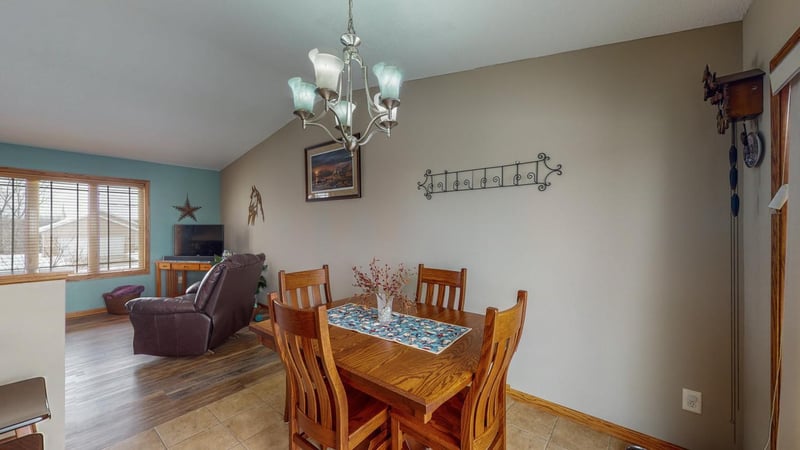 436 Nicholas Ave, Zumbro Falls, MN 55991