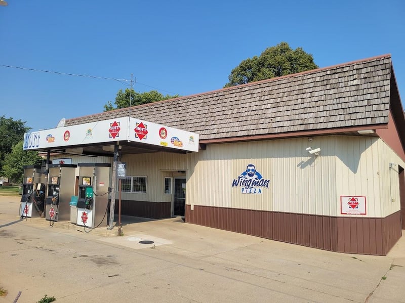241 6th St, Walnut Grove, MN 56180