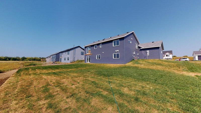 2013 Elk Run Dr SE, Pine Island, MN 55963