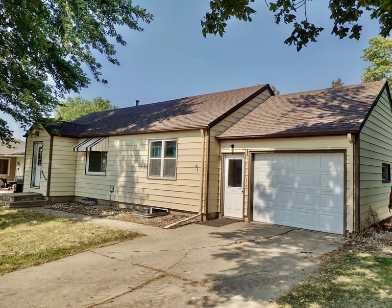 11774 111th St, Leota, MN 56153
