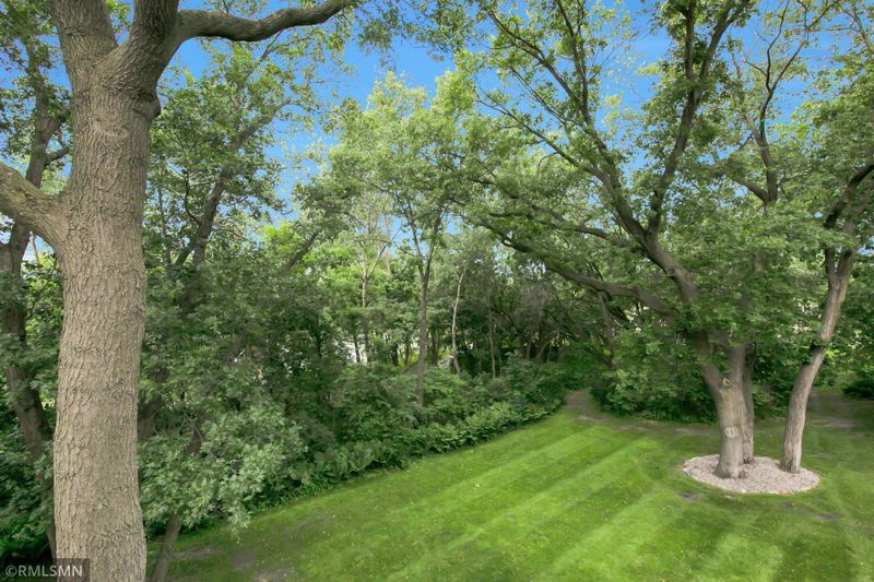 2588 Moundsview Dr #14, Mounds View, MN 55112
