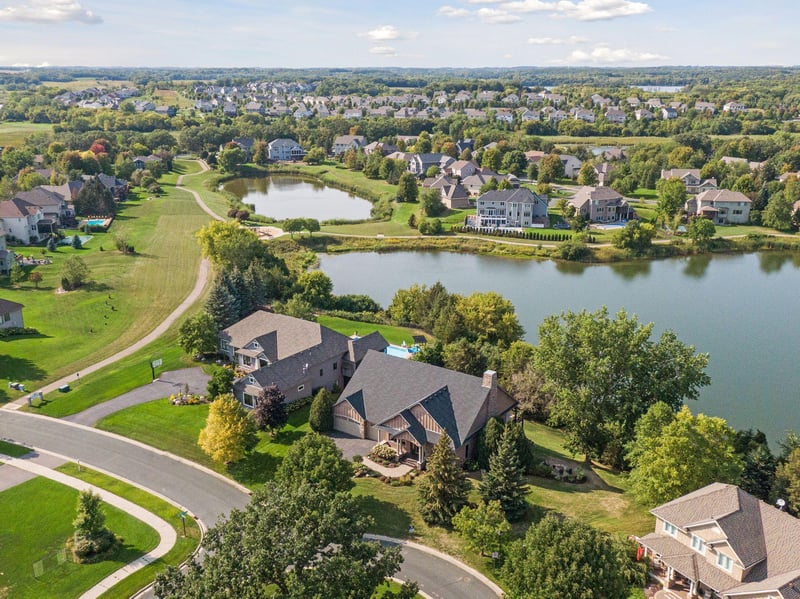 8500 Kelzer Pond Dr, Victoria, MN 55386