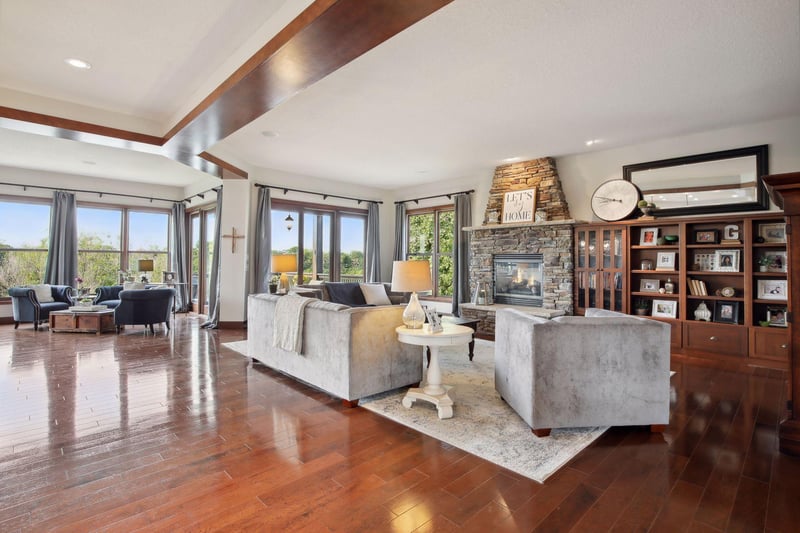 8500 Kelzer Pond Dr, Victoria, MN 55386