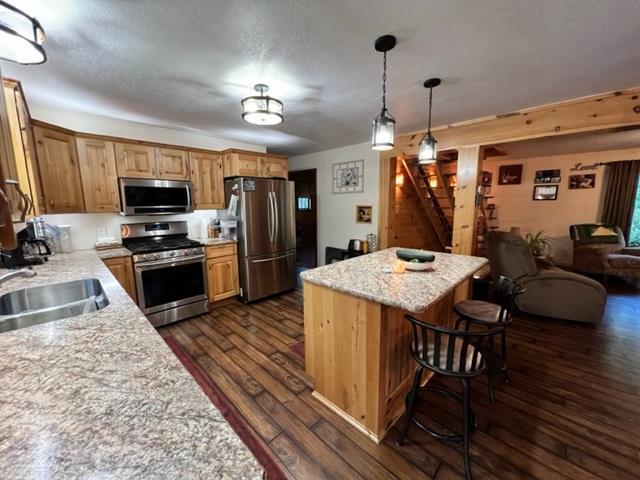 7162 Salmela Rd, Embarrass, MN 55732