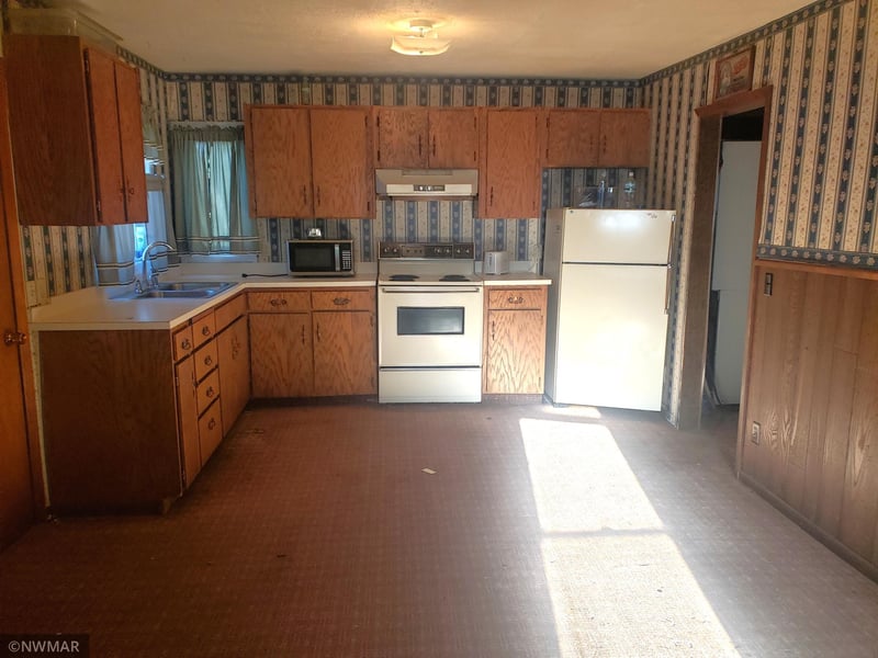 630 2nd St S, Middle River, MN 56737