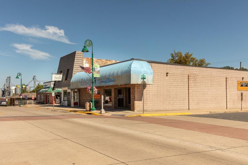 119 S Main St, Pine Island, MN 55963