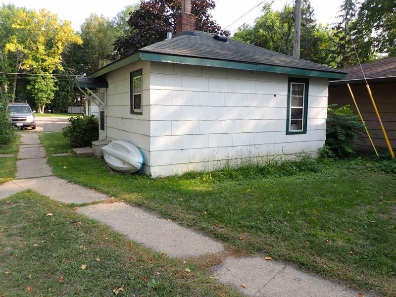 3950 Sunset Dr, Spring Park, MN 55384