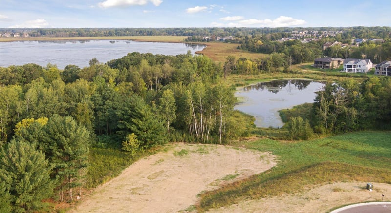 17 Pondview Trl, North Oaks, MN 55127