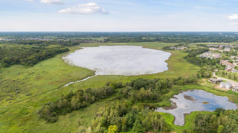17 Pondview Trl, North Oaks, MN 55127