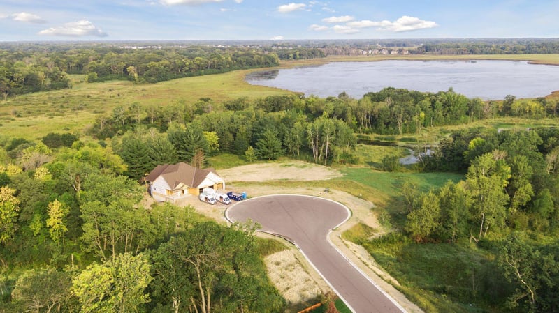 17 Pondview Trl, North Oaks, MN 55127