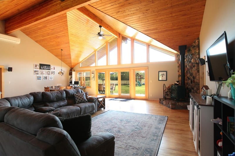 8949 Glen Rd, Cotton, MN 55724