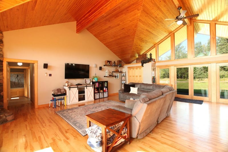 8949 Glen Rd, Cotton, MN 55724