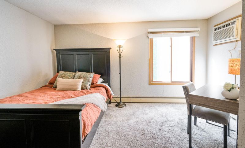 4680 Tower St SE #100, Prior Lake, MN 55372