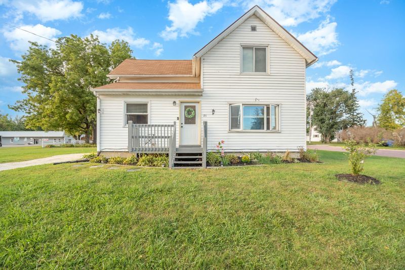 131 3rd St NE, New Richland, MN 56072