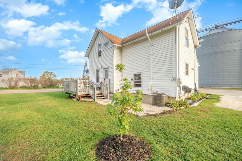 131 3rd St NE, New Richland, MN 56072
