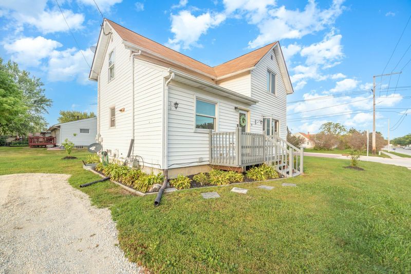 131 3rd St NE, New Richland, MN 56072