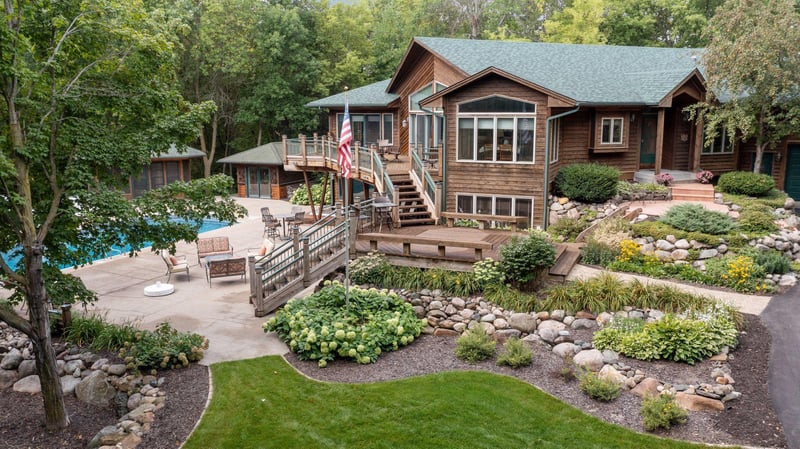 5775 Pioneer Trl, Loretto, MN 55357