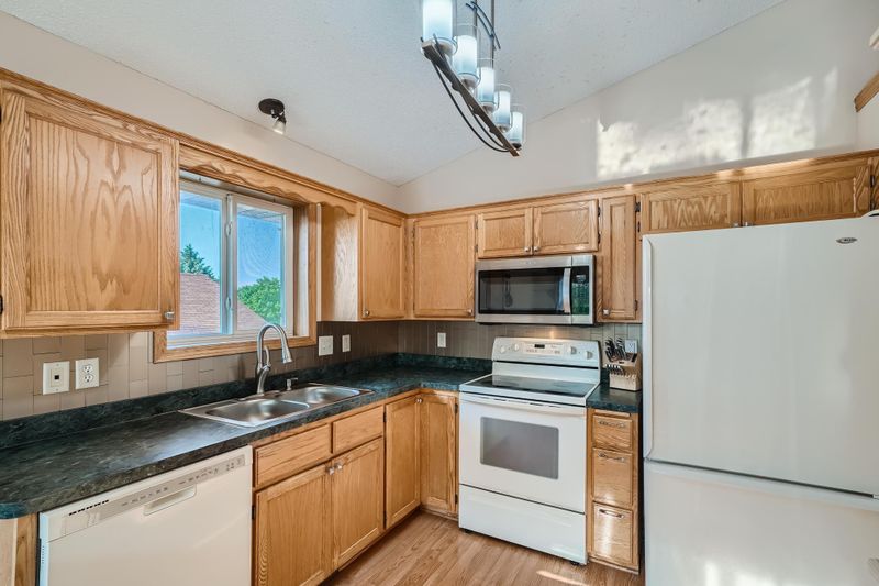 141 Hill St, Montrose, MN 55363