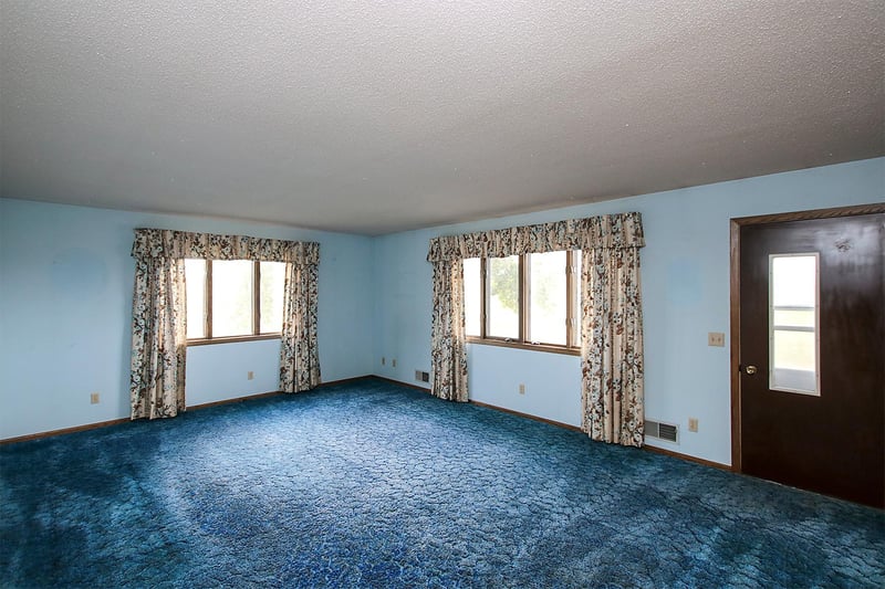 21171 Jade Rd, Silver Lake, MN 55381