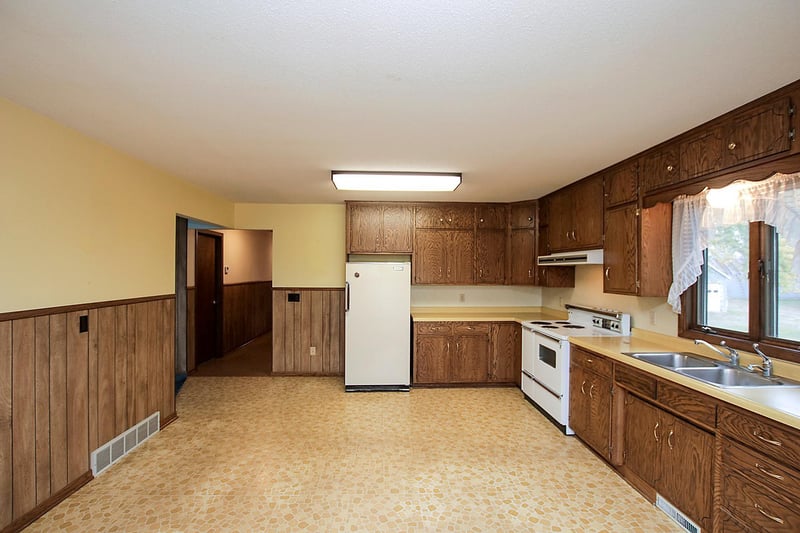 21171 Jade Rd, Silver Lake, MN 55381