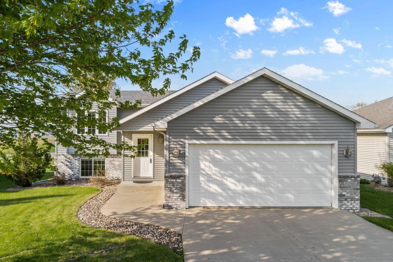 908 24th Ave NW, Austin, MN 55912