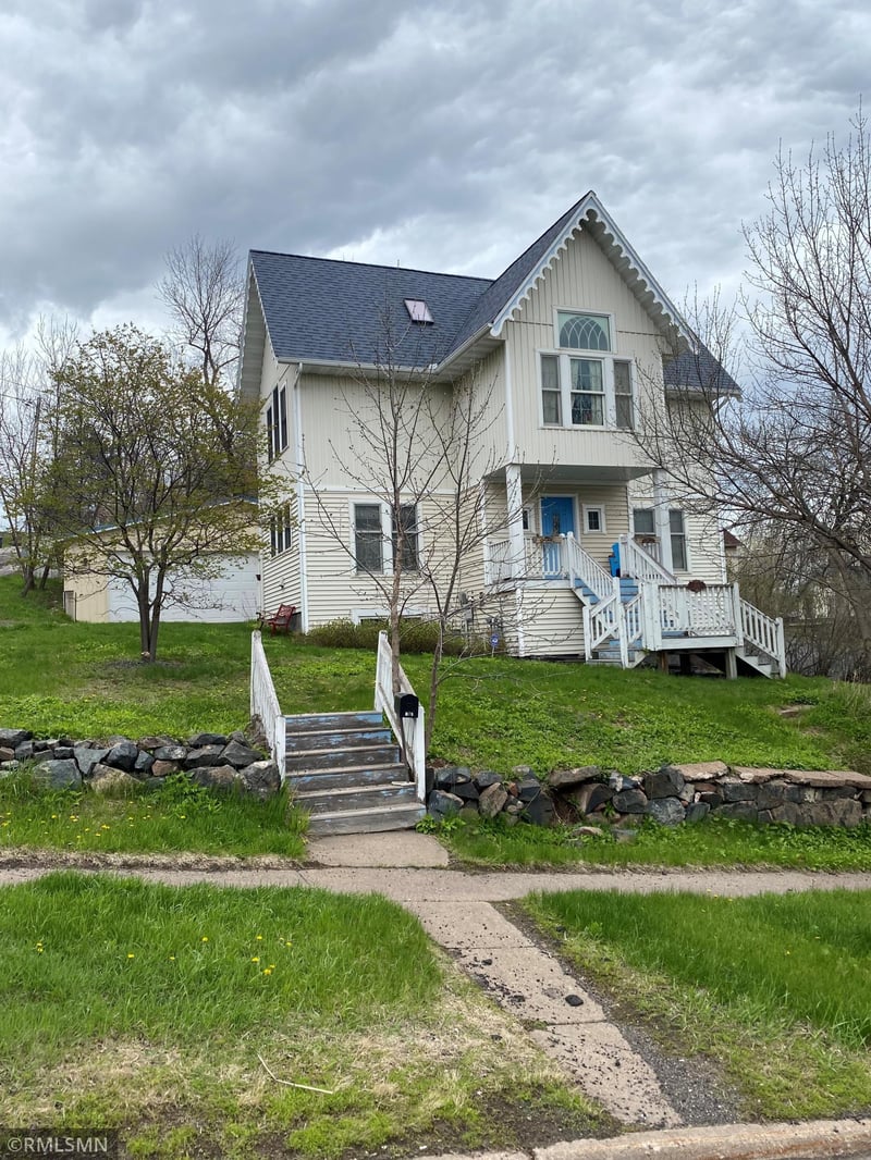 206 N 11th Ave W, Duluth, MN 55806