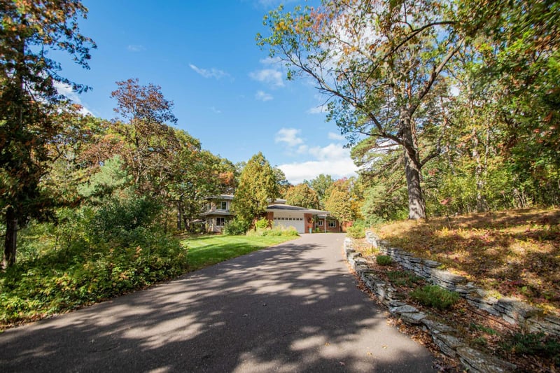 46 Evergreen Rd, Dellwood, MN 55110
