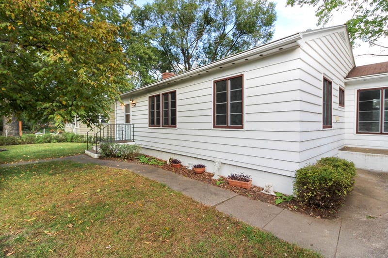 741 6th St N, Bayport, MN 55003