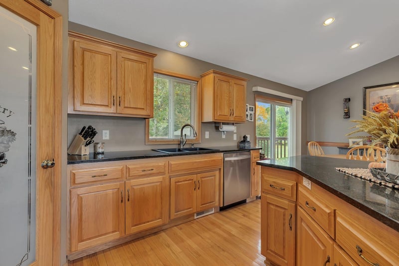 106 Sunset Dr, Saint Martin, MN 56376