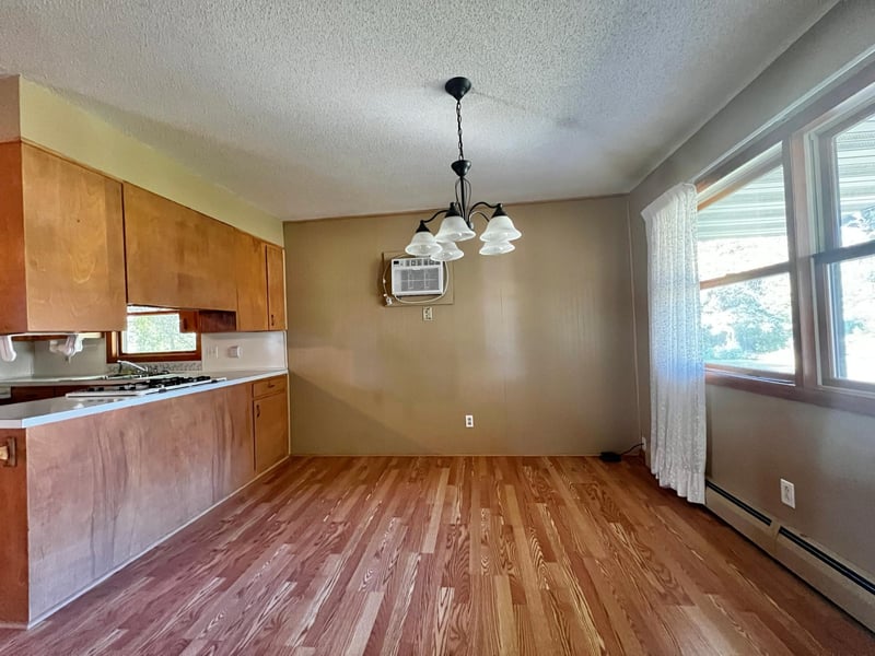 414 Brown Ave, Walters, MN 56097