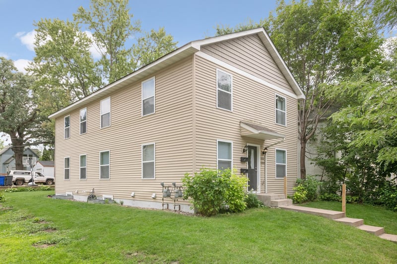 1022 Stinson St, Saint Paul, MN 55103