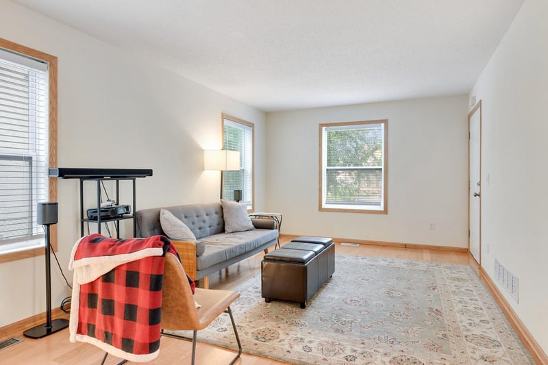 1022 Stinson St, Saint Paul, MN 55103
