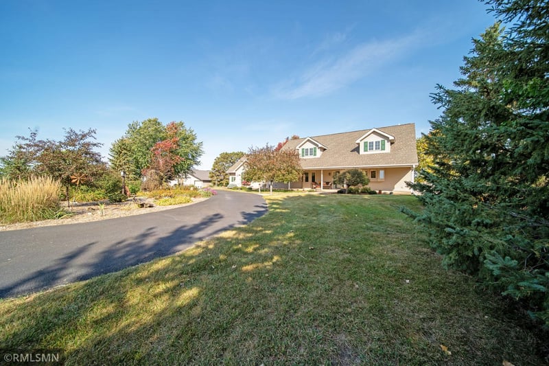 9025 250th St E, Hampton, MN 55031