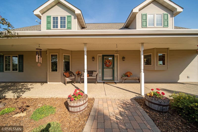 9025 250th St E, Hampton, MN 55031