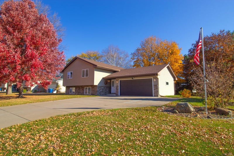 3470 English St, Vadnais Heights, MN 55110